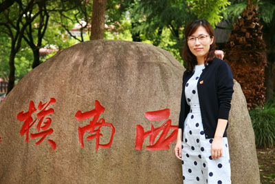 王争争现任上海市西南模范中学副校长,南模教育集团理事.